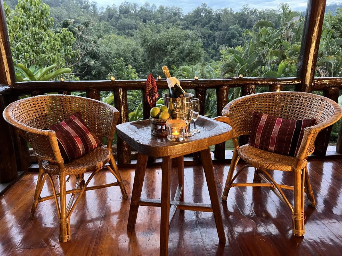 Kanlaya'S Eyrie, Luxury Homestay Pang Mapha 외부 사진
